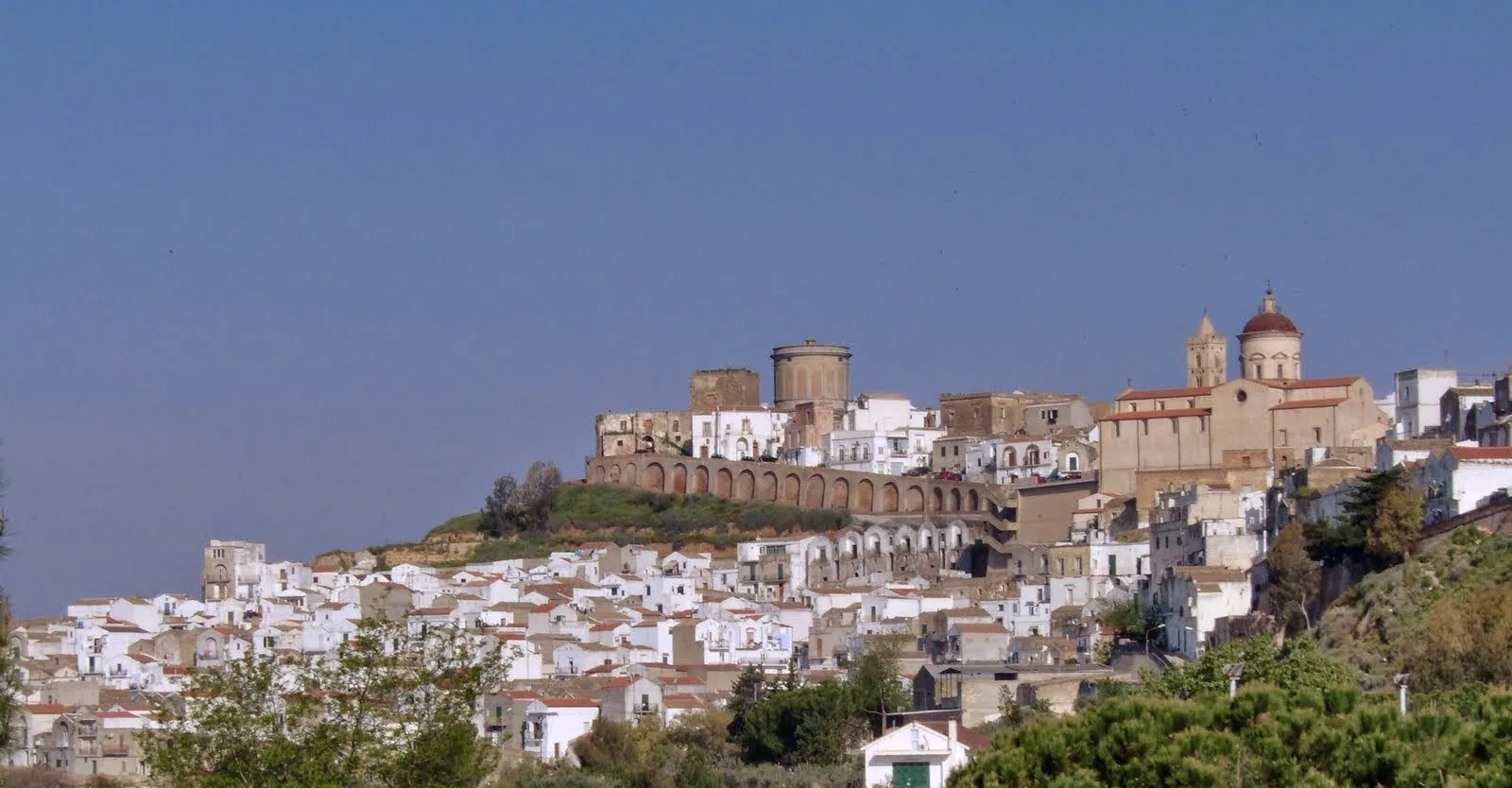 Panorama di Pisticci, uno dei territori serviti dallo studio